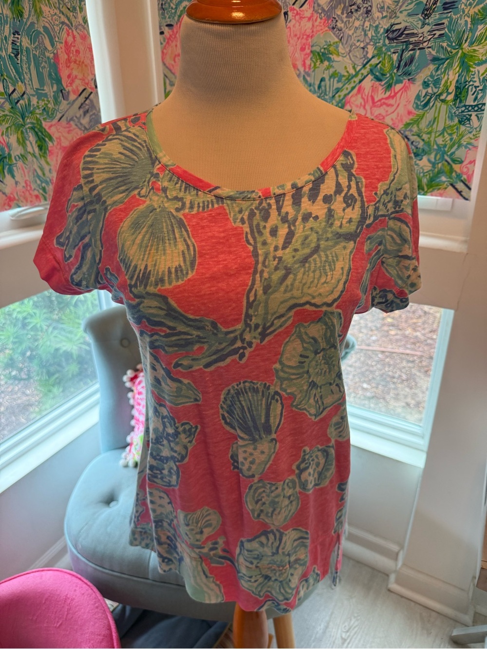 Lilly Pulitzer Mikela Top in Pink Pout Barefoot Princess print